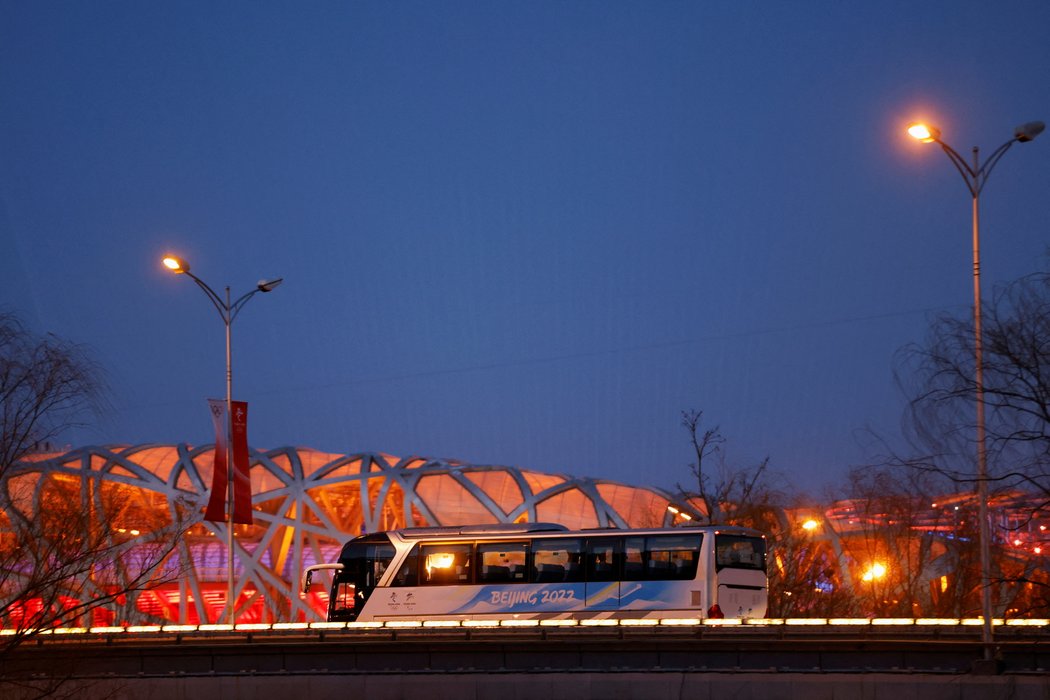 Pekingské Ptačí hnízdo se chystá na závěrečný ceremoniál olympijských her