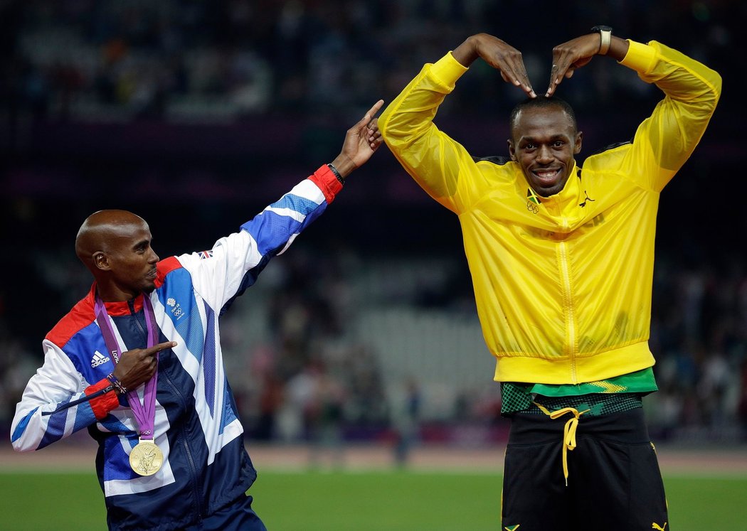 Britský vytrvalec Mo Farah se v Londýně radoval ze zlaté medaile stejně jako Jamajčan Usain Bolt
