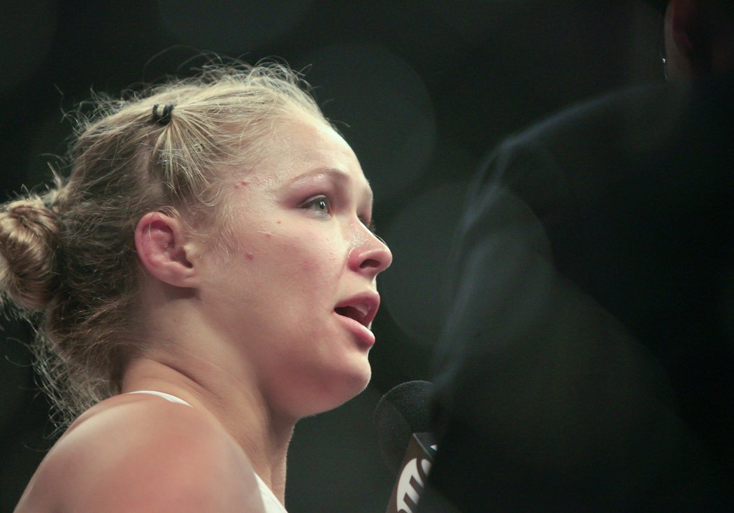 Ronda Rousey při zápasu