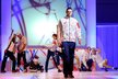 Ondřej Synek prezentuje oblečení pro Olympijské hry v Londýně.