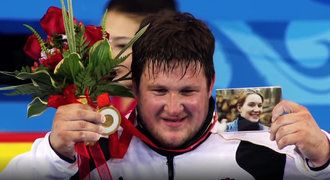NEJdojemnější momenty olympiád: „finiš“ s tátou, sport nad Hitlera i fotka