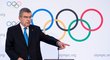 Šéf světového olympismu Thomas Bach rázně utnul spekulace, zda by rizika šíření koronaviru mohla ovlivnit i největší sportovní událost planety