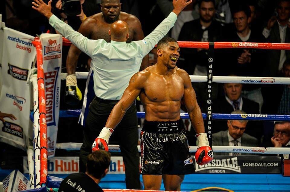 Anthony Joshua vítěz