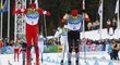 Nor Petter Northug a Němec Axel Teichmann ve finiši o zlatou medaili na 50km klasicky.