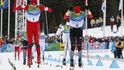 Nor Petter Northug a Němec Axel Teichmann ve finiši o zlatou medaili na 50km klasicky.