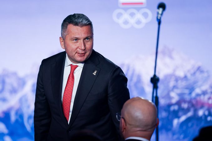 Luxusní hodinky i výlety do Monaka. Šéfa polských olympioniků kvůli korupci zatkla policie Luxusní hodinky i výlety do Monaka. Šéfa polských olympioniků kvůli korupci zatkla policie