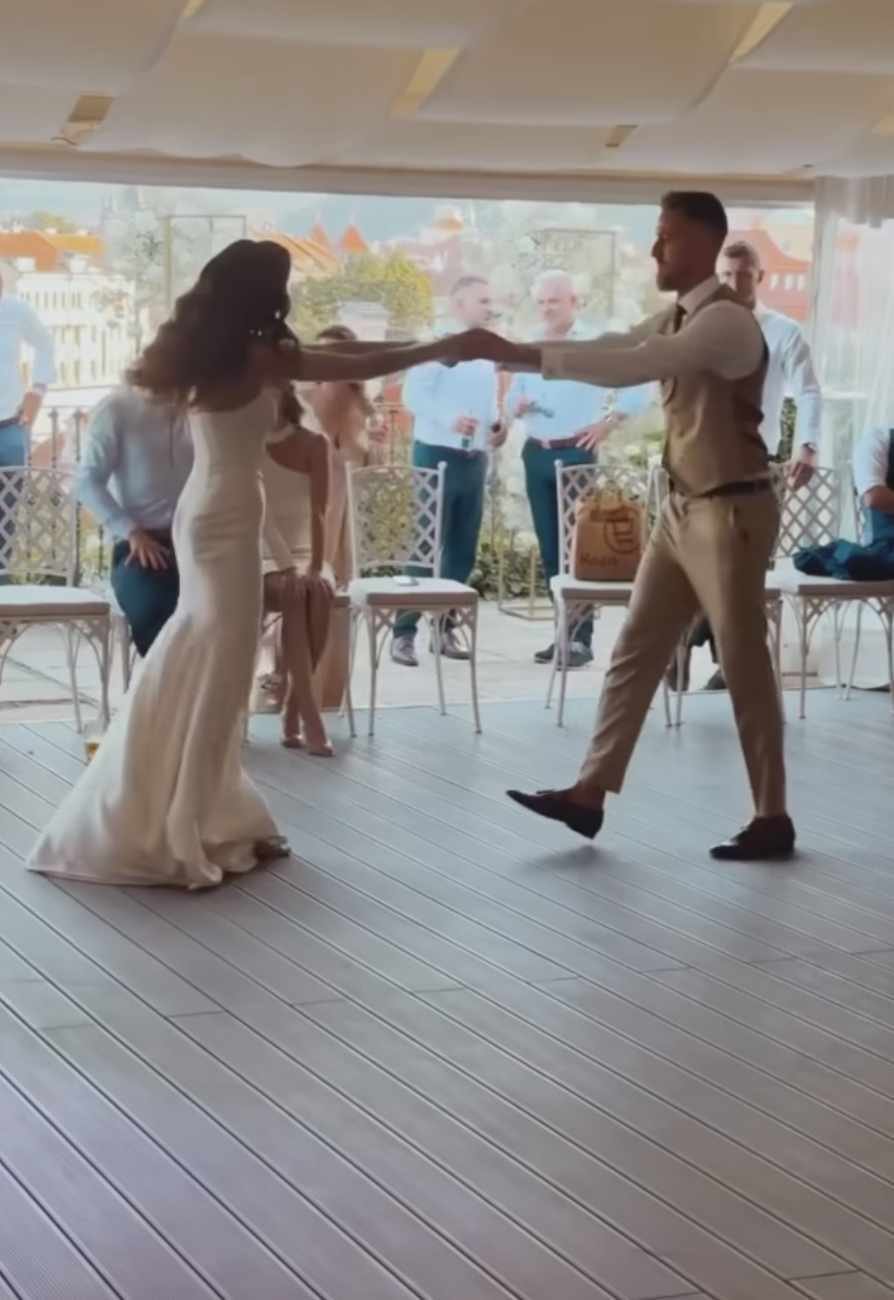 První tanec tradičně patřil novomanželům