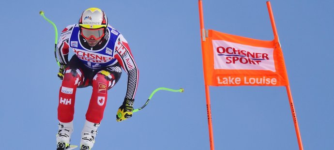 První trénink na úvodní sjezd nového ročníku Světového poháru v kanadském Lake Louise poznamenal ošklivý pád Manuela Osborna-Paradise.