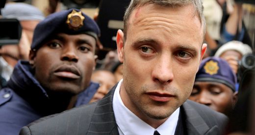 Bývalý nadaný atlet Oscar Pistorius může slavit. Opustil totiž vězení Bývalý nadaný atlet Oscar Pistorius může slavit. Opustil totiž vězení