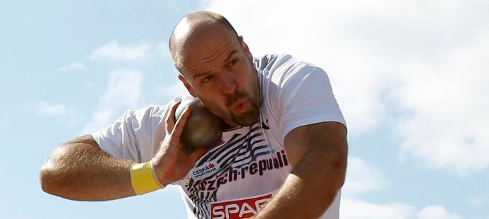 Český reprezentant ve vrhu koulí Antonín Žalský postoupil do finále ME v Helsinkách třetím nejlepším výkonem kvalifikace