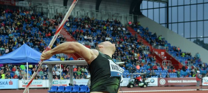 Oštěpař Jakub Vadlejch na domácí půdě zářil, Zlatou tretru ovládl výkonem 88,36 metrů