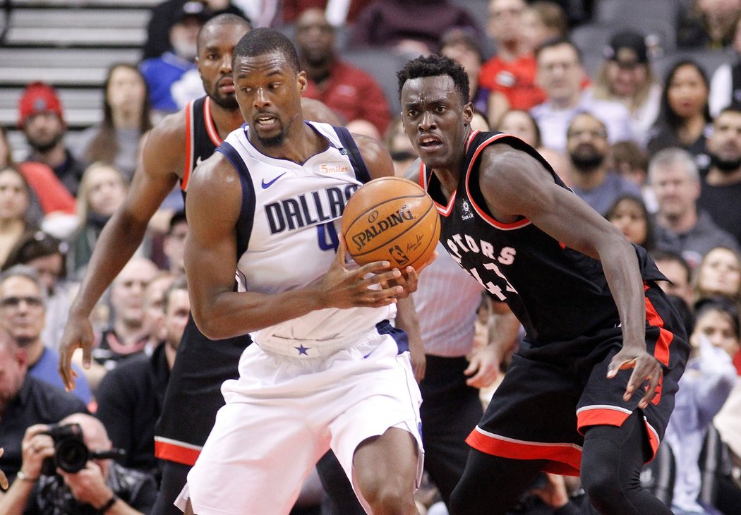 Toronto zdolalo Dallas až v prodloužení, ale vyrovnalo klubový rekord v NBA