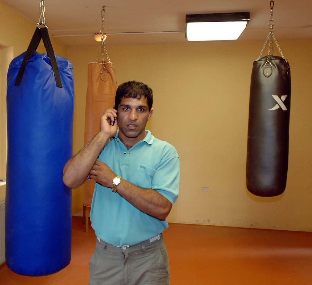 Boxer Ludovít Plachetka před tréninkem v tělocvičně