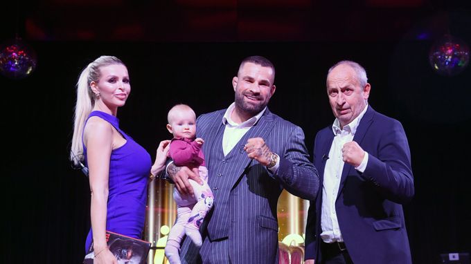 Posun o milimetr a Vémolovo gesto. Kraus zhodnotil speciál Karlos show Posun o milimetr a Vémolovo gesto. Kraus zhodnotil speciál Karlos show
