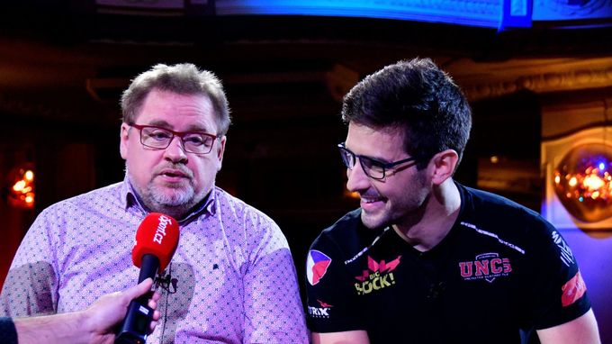 Kopta s Macíkem v Karlos SHOW: Vysněný autobus i výzva pro Vémolu Kopta s Macíkem v Karlos SHOW: Vysněný autobus i výzva pro Vémolu