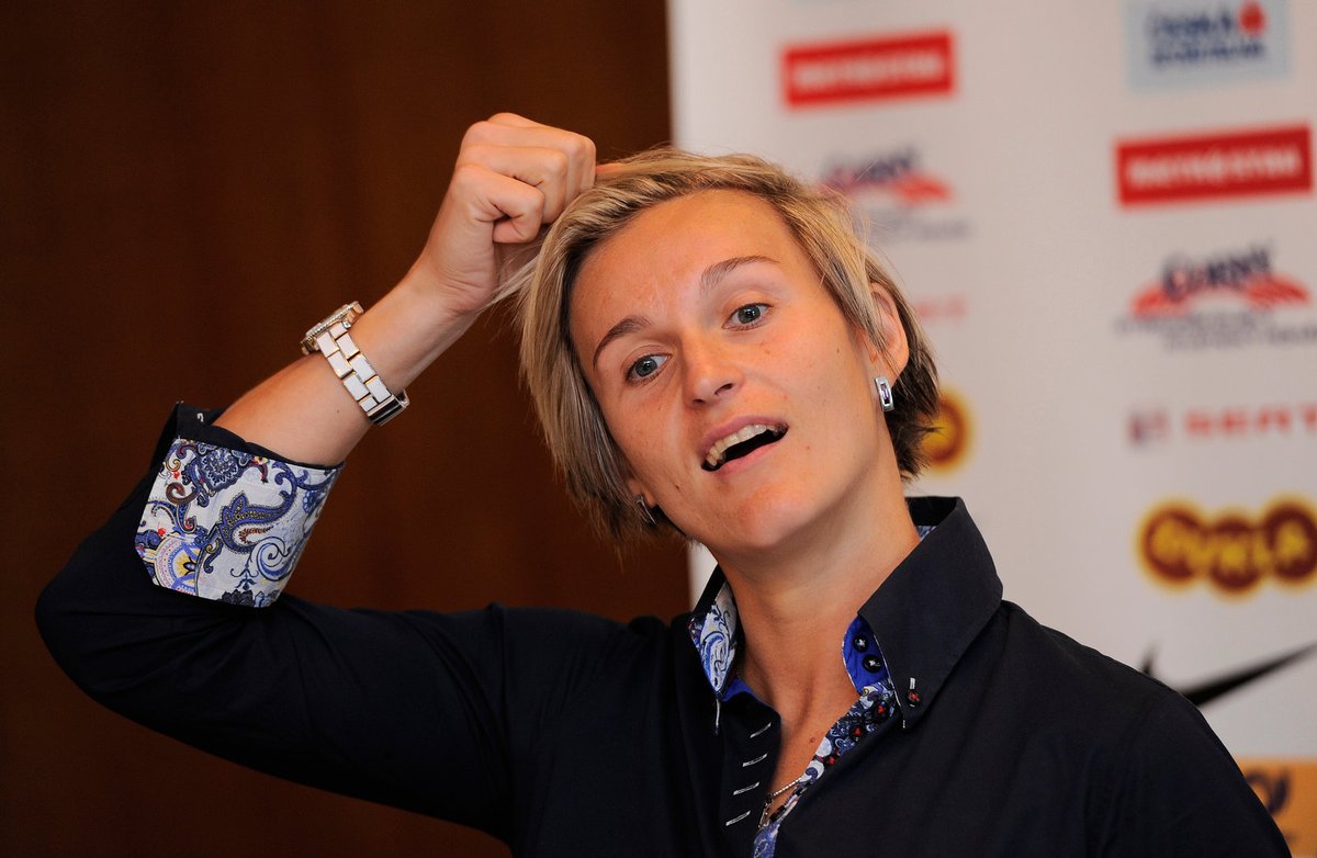 Barbora Špotáková na tiskové konferenci kde potvrdila spekulace o svém těhotenství