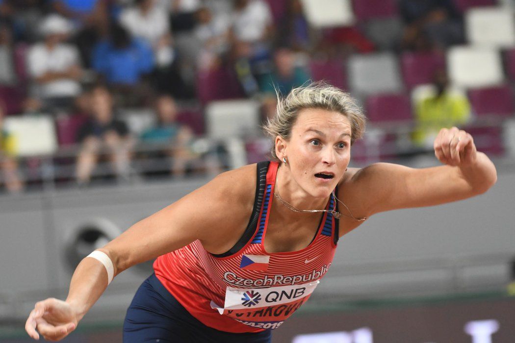 Světová rekordmanka Barbora Špotáková brala nezdar ve finále oštěpu na MS s nadhledem.