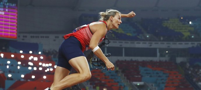 Světová rekordmanka Barbora Špotáková brala nezdar ve finále oštěpu na MS s nadhledem.