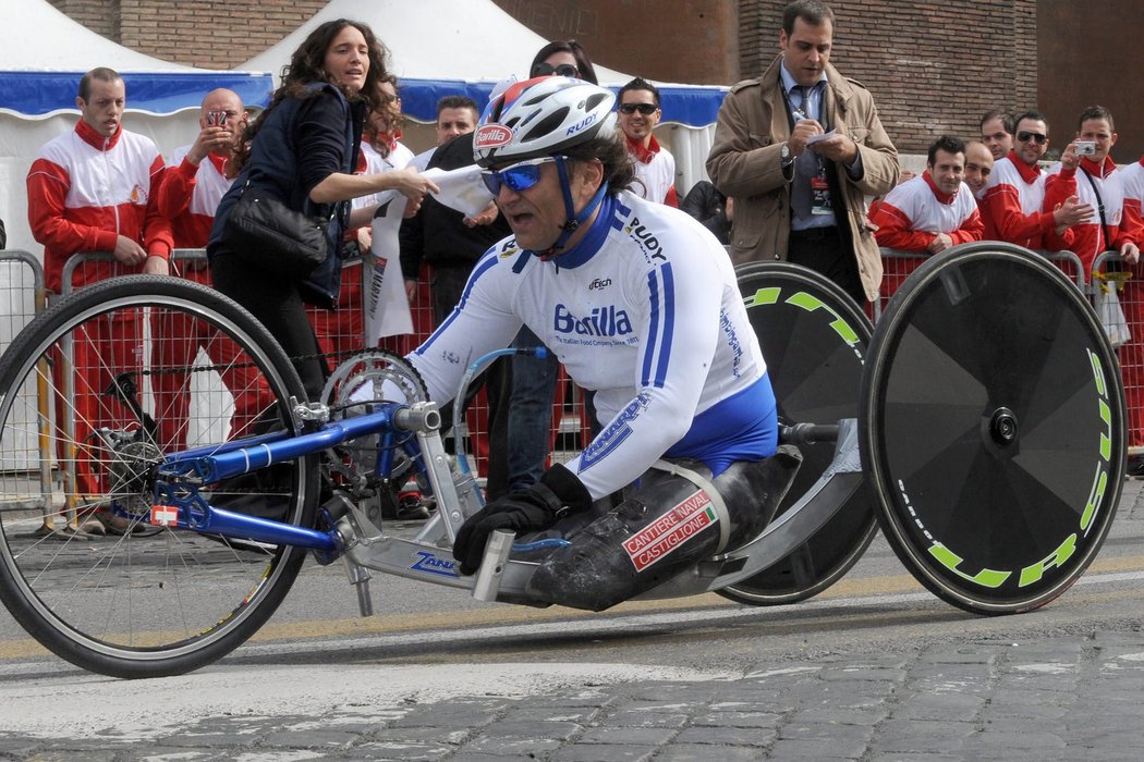 Alex Zanardi v životě nic nevzdává.