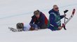Americký lyžař Tyler Walker leží bezvládně na sjezdovce