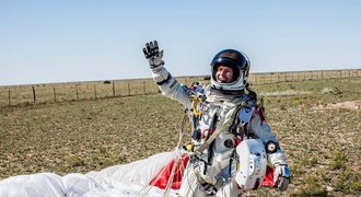 Baumgartner o skoku: Bylo to brutální, málem jsem ztratil vědomí