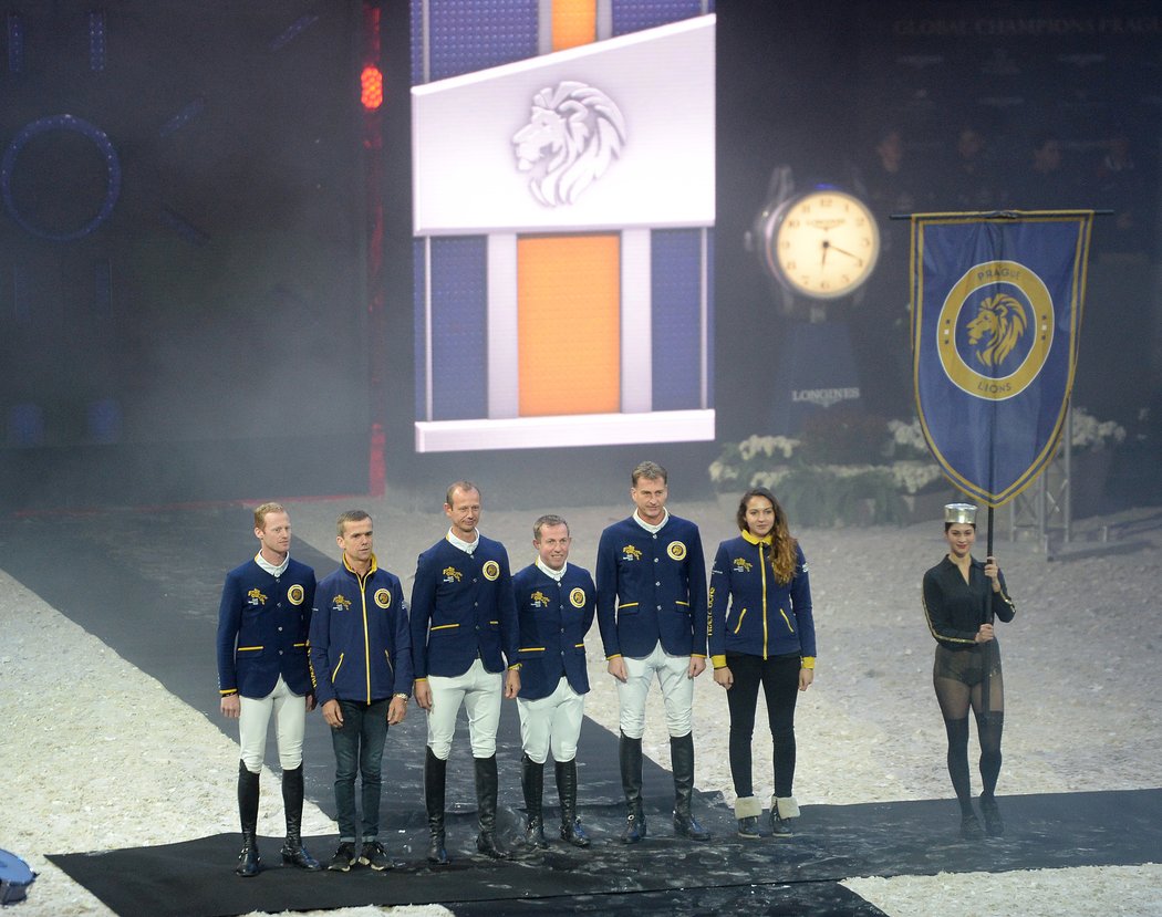 Sestava týmu Prague Lions. Anna Kellnerová při nástupu nechyběla, ovšem kvůli přetrvávajícím problémům po zlomenině stehenní kosti nezávodila.