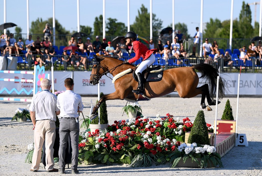 Český parkurový tým skončil pátý v Poháru národů v Praze. Kamil Papoušek, Anna Kellnerová (na snímku), Ondřej Zvára i Aleš Opatrný splnili požadavky pro OH