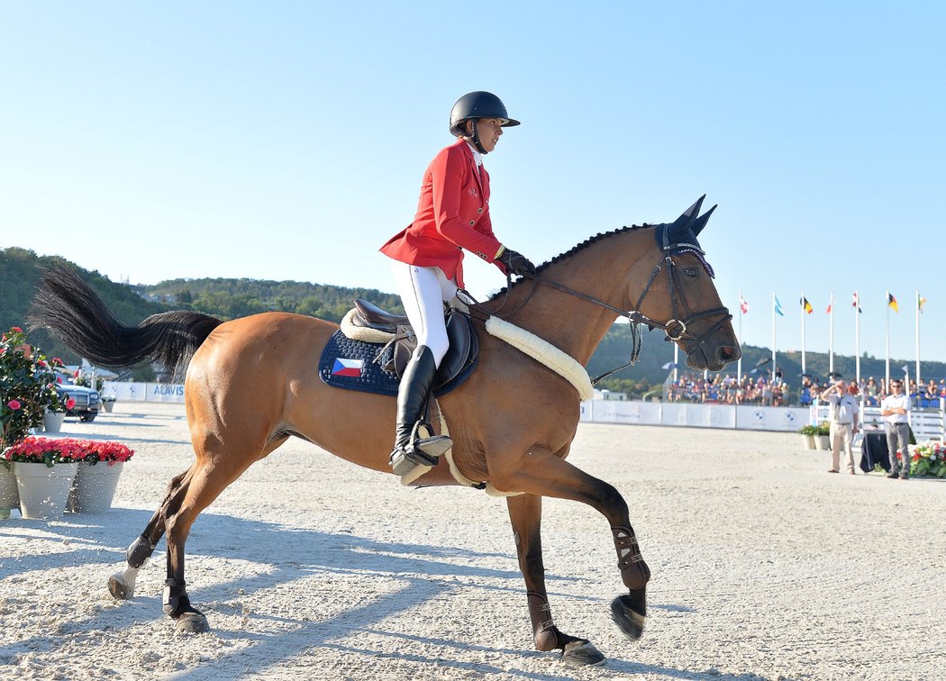 Český parkurový tým skončil pátý v Poháru národů v Praze. Kamil Papoušek, Anna Kellnerová (na snímku), Ondřej Zvára i Aleš Opatrný splnili požadavky pro OH