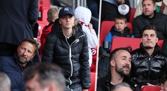 Slavní na derby pražských »S«: Dorazil Schick nebo Kvitová se snoubencem Slavní na derby pražských »S«: Dorazil Schick nebo Kvitová se snoubencem