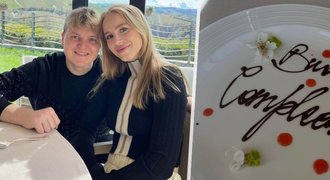 Nedvědova Ivanka slavila v luxusní restauraci: S bráchou, ale bez miláčka Nedvědova Ivanka slavila v luxusní restauraci: S bráchou, ale bez miláčka
