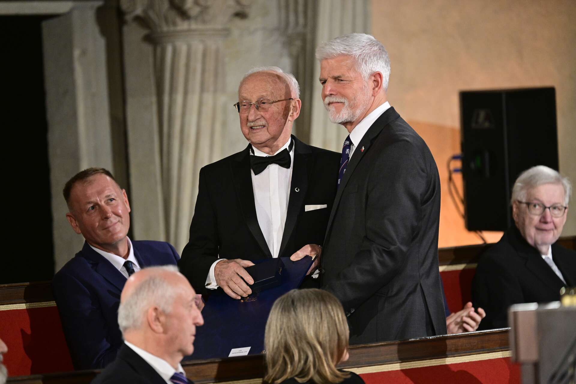 Gerhardt Bubník převzal medaili Za zásluhy Gerhardt Bubník převzal medaili Za zásluhy