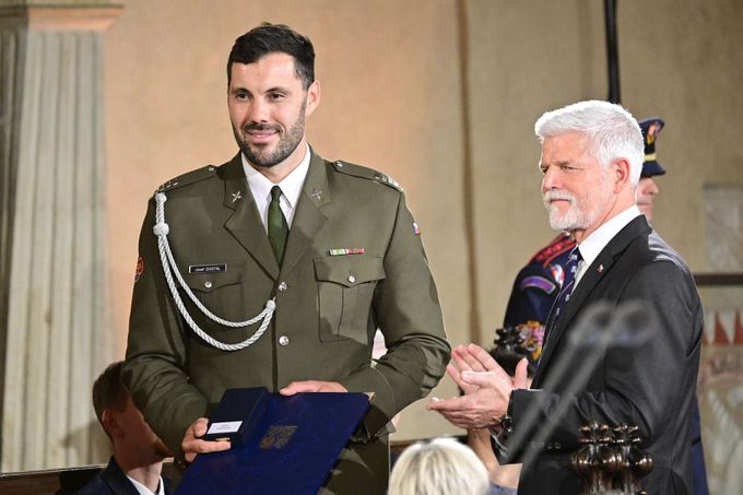 Prezident ocenil sportovce: Navrátilová vedle Drábové, Dostál napodobil pradědečka Prezident ocenil sportovce: Navrátilová vedle Drábové, Dostál napodobil pradědečka