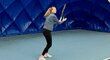 Tenisová hvězda Petra Kvitová je sice těhotná, ale tenis si vždy ráda pinkne