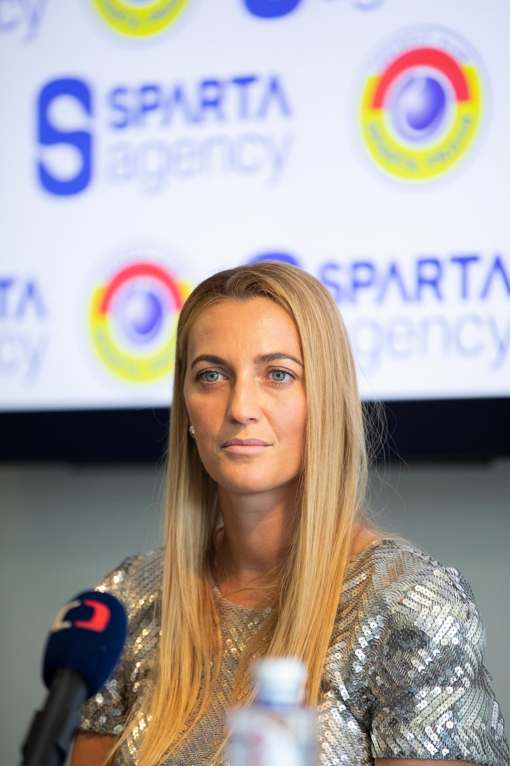 Česko je líhní tenisových hvězd, mezi které patří i Petra Kvitová. Teď ale organizaci, která tento sport v tuzemsku zaštiťuje, hrozí velké problémy...