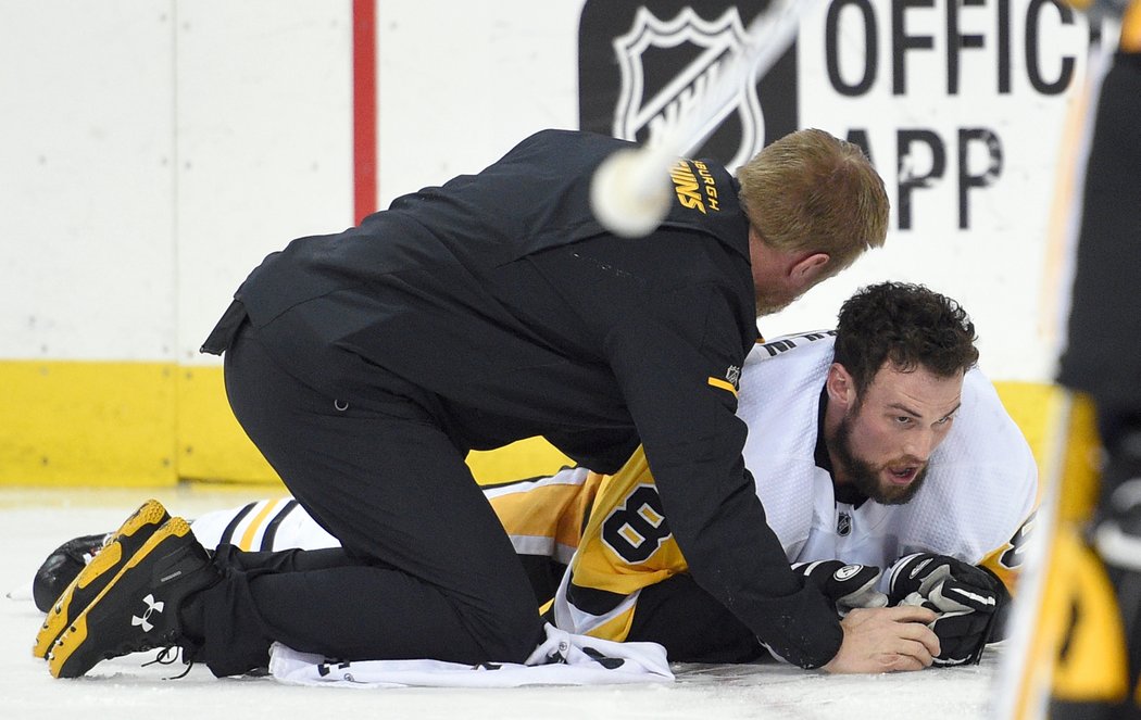 Brian Dumoulin utkání proti Washingtonu nedohrál.