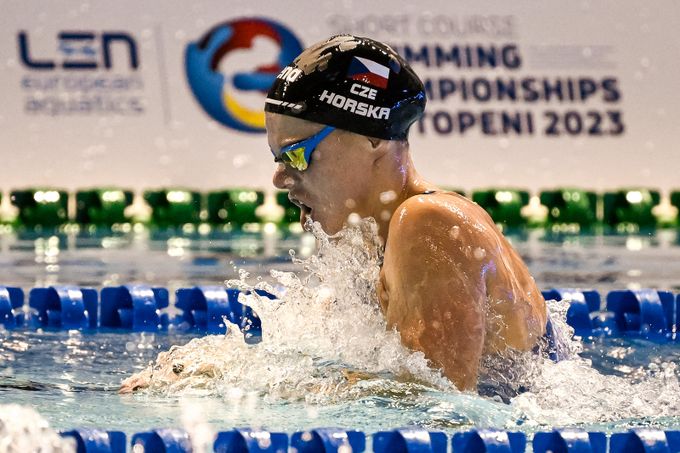 Plodný den na ME v plavání. Finále si zajistilo hned pět Čechů, štafeta osmá Plodný den na ME v plavání. Finále si zajistilo hned pět Čechů, štafeta osmá