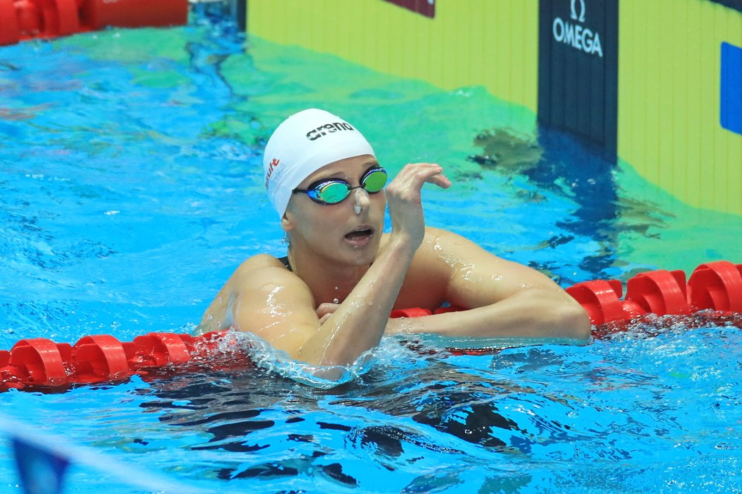 Simona Kubová postoupila na mistrovství světa do semifinále závodu na 100 metrů znak a má šanci na zopakování finálové účasti z předloňského šampionátu v Budapešti.