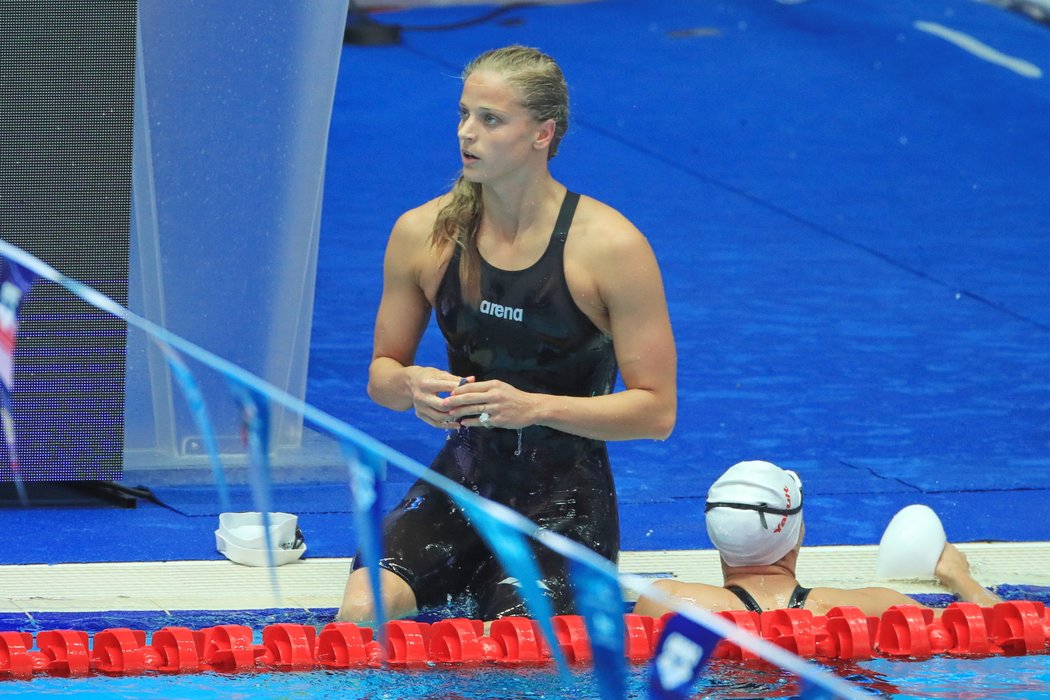 Simona Kubová postoupila na mistrovství světa do semifinále závodu na 100 metrů znak a má šanci na zopakování finálové účasti z předloňského šampionátu v Budapešti.