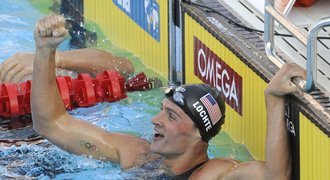 Lochte překonal Phelpsův rekord