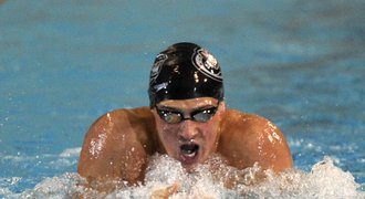 Lochte má první rekord od zákazu revolučních plavek