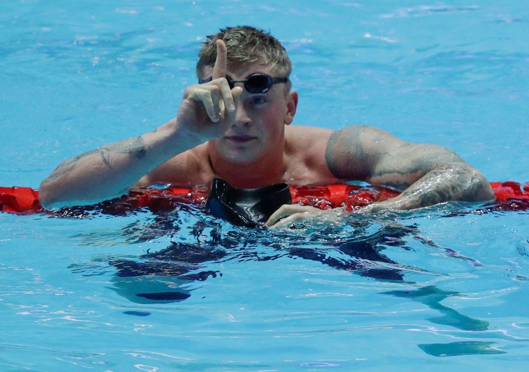 Britský prsař Adam Peaty řádí na mistrovství světa v Jižní Koreji