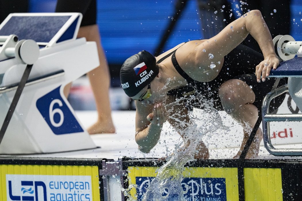 Plavkyni Simonu Kubovou čeká v Tokiu 100 m znak a štafeta 4x100 m v. zp.