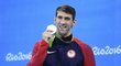 Michael Phelps se raduje i se zisku stříbrné medaile v závodě 100 m motýlek