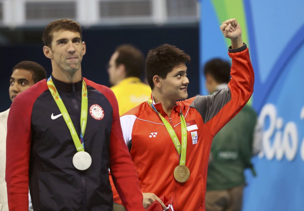 Michael Phelps páté zlato na olympijských hrách v Riu nezískal. Na trati 100 metrů motýlek skončil na děleném druhém místě za nečekaným vítězem Josephem Schoolingem ze Singapuru.