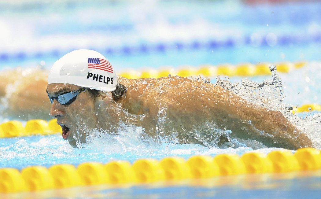 Fenomenální plavec a nejúspěšnější olympionik v historii Američan Michael Phelps se necelé dva roky po ukončení kariéry vrací do bazénu