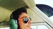 Gioele Rossetti při pilotování malého letadla