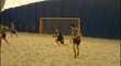 VIDEO: Další titul Plzně: Vládne i plážovému fotbalu