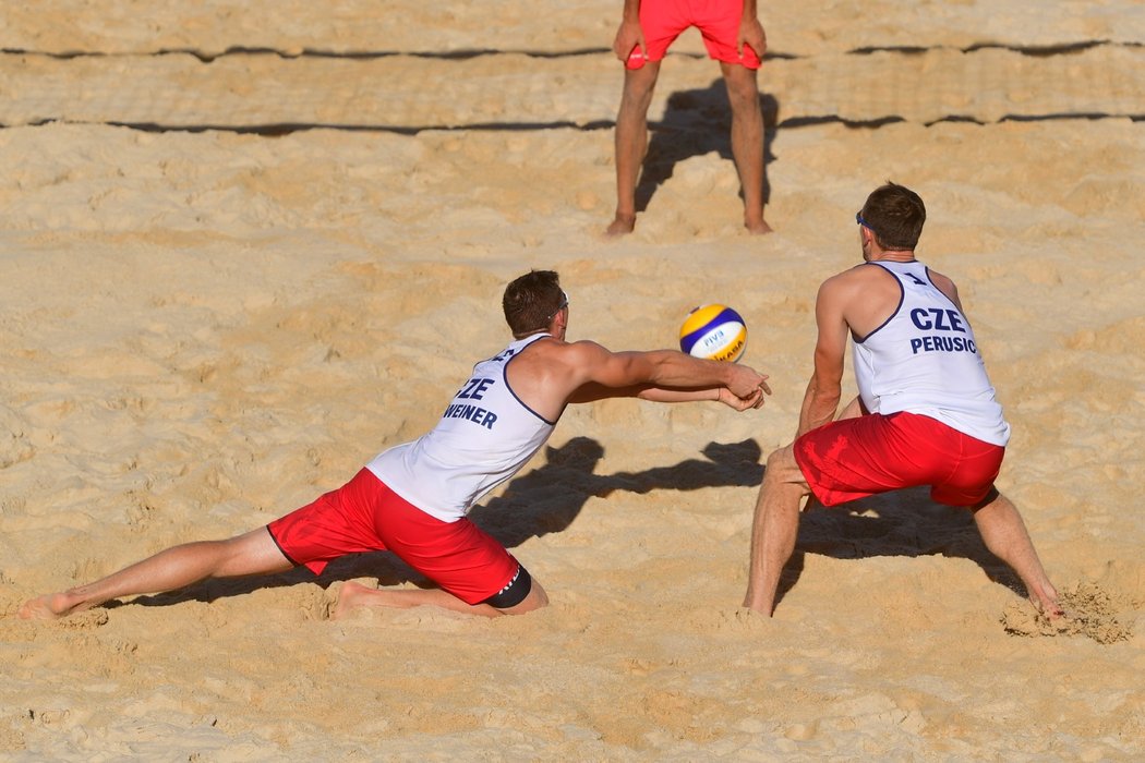 Čeští plážoví volejbalisté se s olympiádou rozloučili utkáním proti Rusům