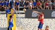 David Schweiner smečuje ve čtvrtfinále Prague Beach Open 2021