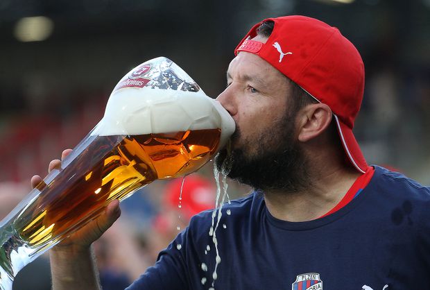 Pavel Horváth si po zisku titulu dopřál zasloužené odměny Pavel Horváth si po zisku titulu dopřál zasloužené odměny